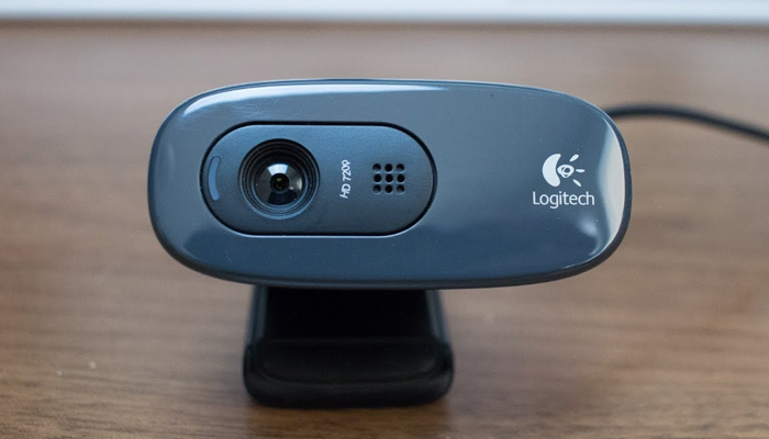 Webcam học trực tuyến giá rẻ tích hợp micro - Logitech HD C270
