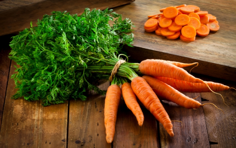 cà rốt là thực phẩm tốt cho mắt người già