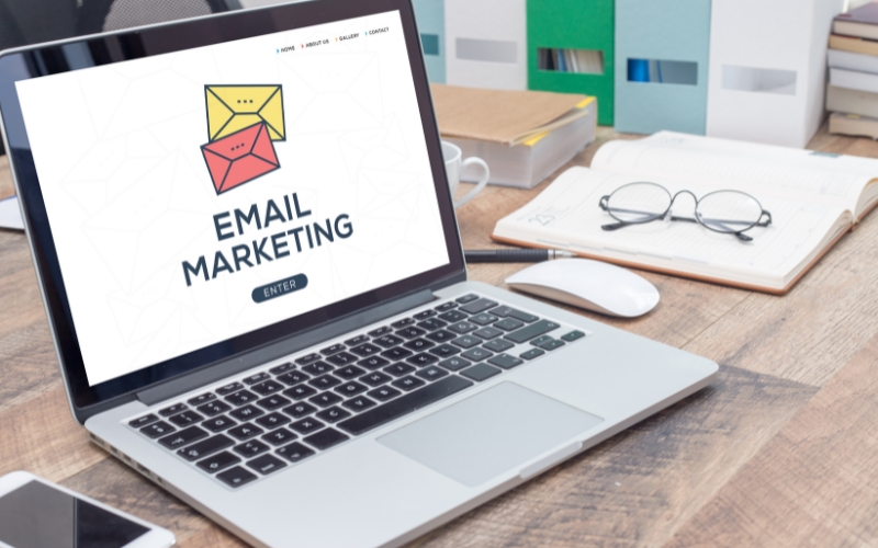 tiếp thị khóa học qua email marketing