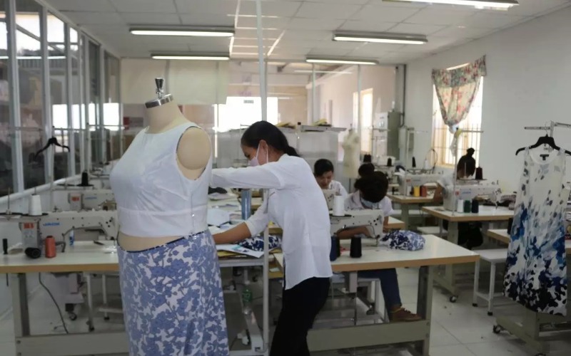 tìm nguồn hàng quần áo tại các chợ trong nước
