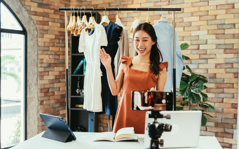 thị trường bán quần áo online tại Việt Nam